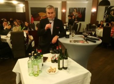 Degustacja wina  – Kolumna Park